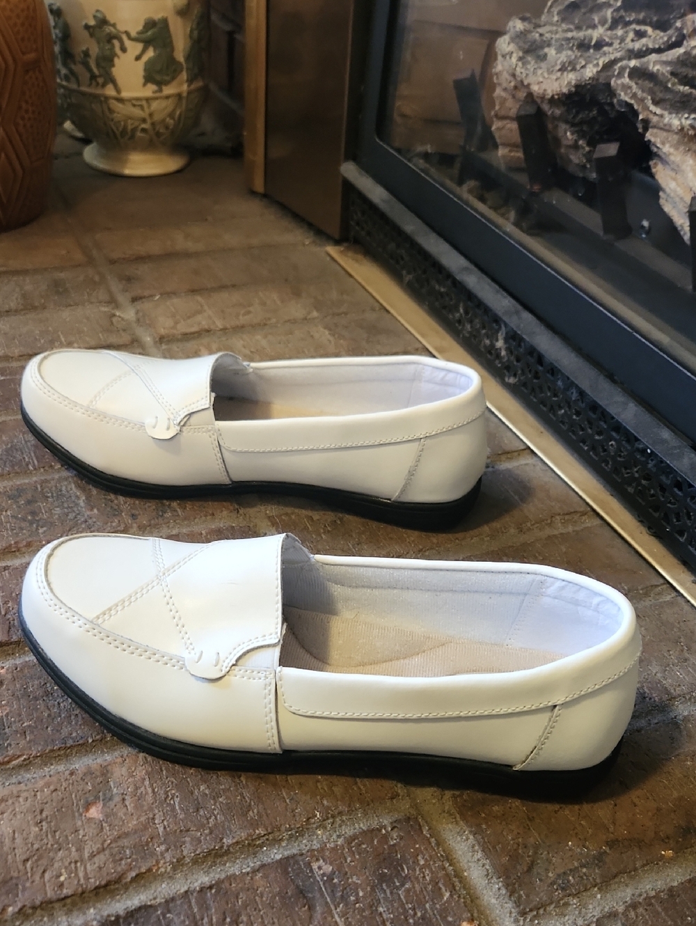 White Leather Womens Size 9 Loafers Dr Max Brand Slip On - Picture 5 of 11